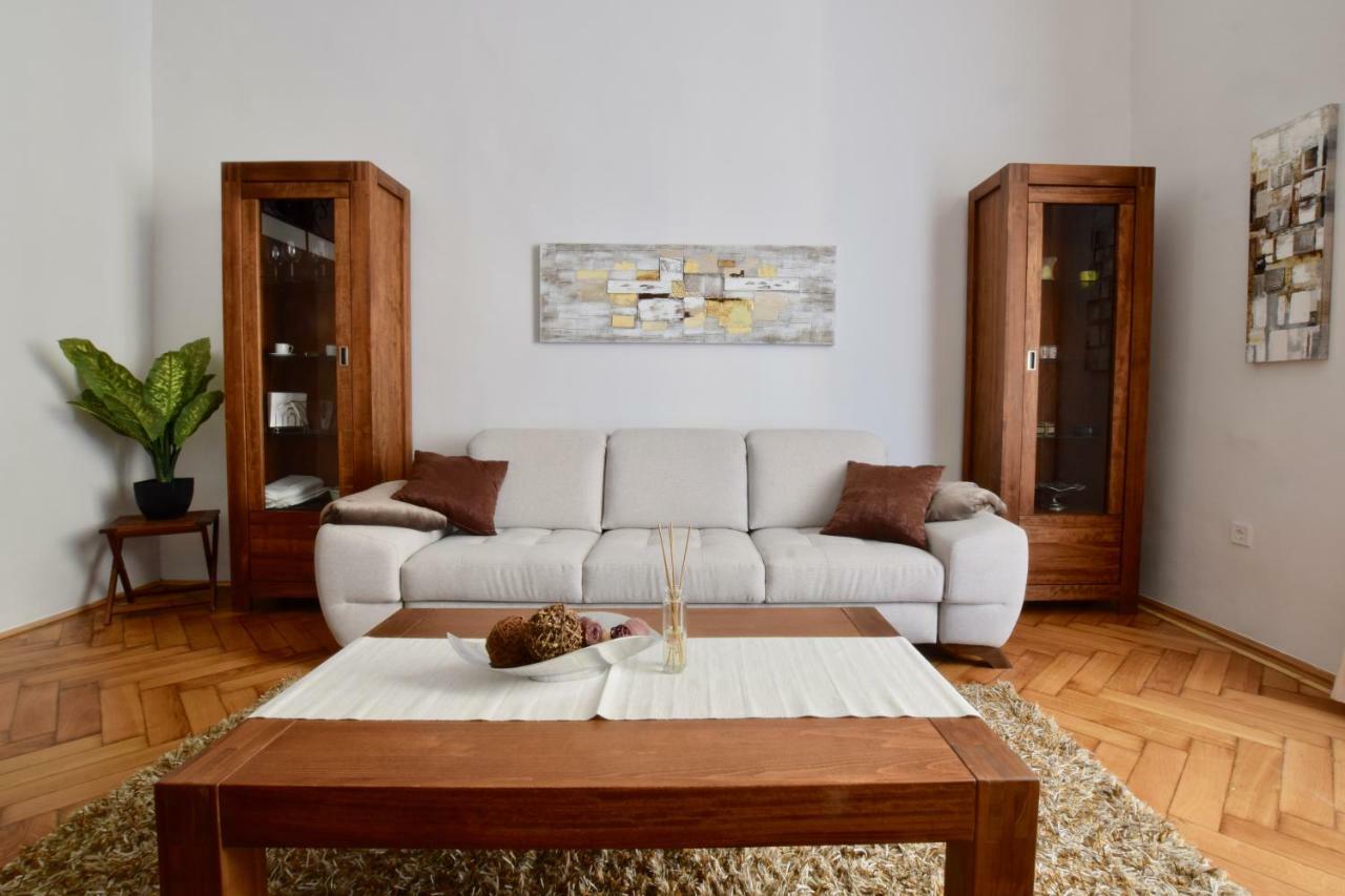 Luxury Apartment By Hi5 - Havas Street Budapest Luaran gambar