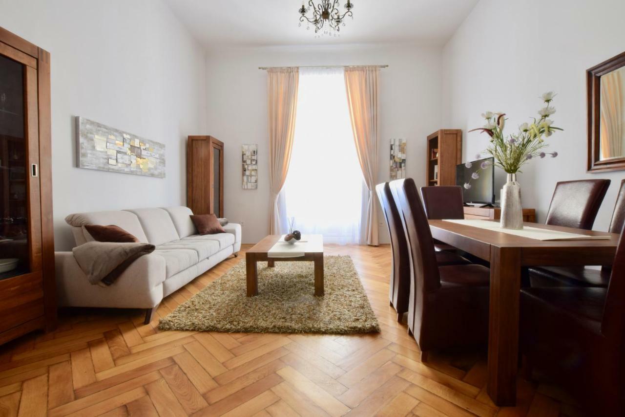 Luxury Apartment By Hi5 - Havas Street Budapest Luaran gambar